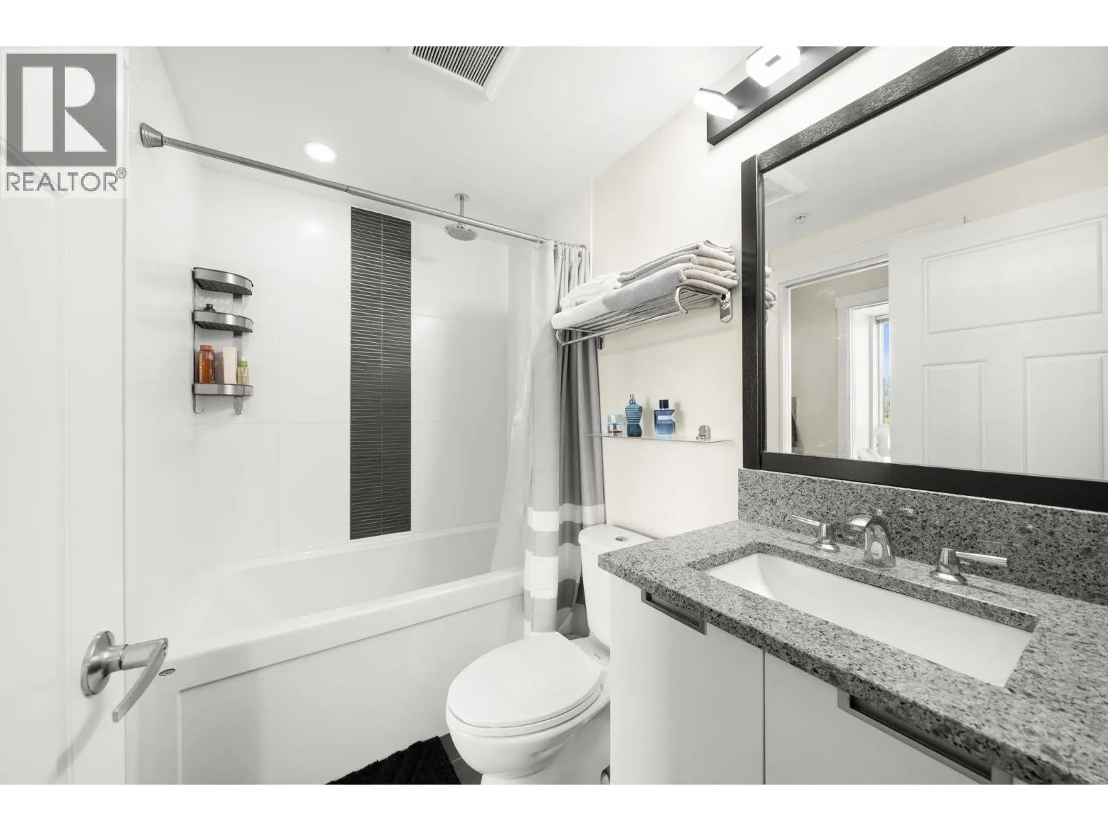 1004 2968 GLEN DRIVE