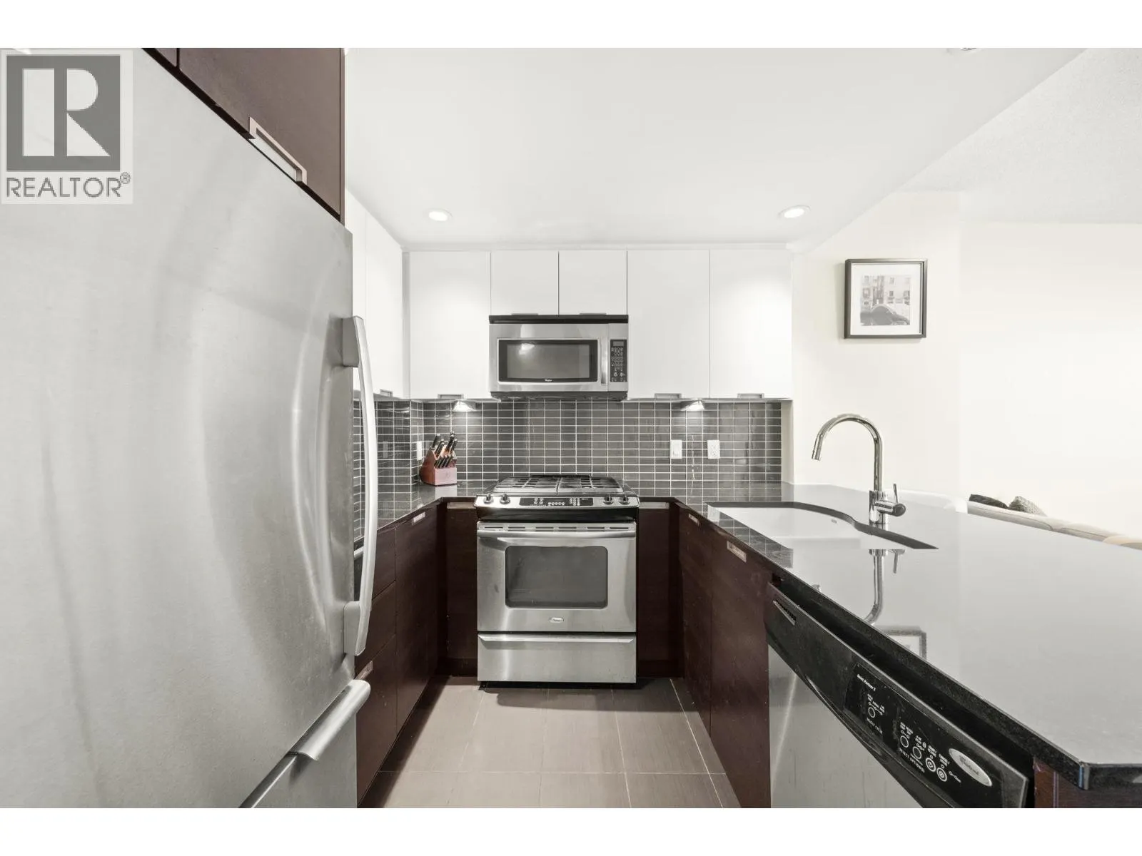 1004 2968 GLEN DRIVE