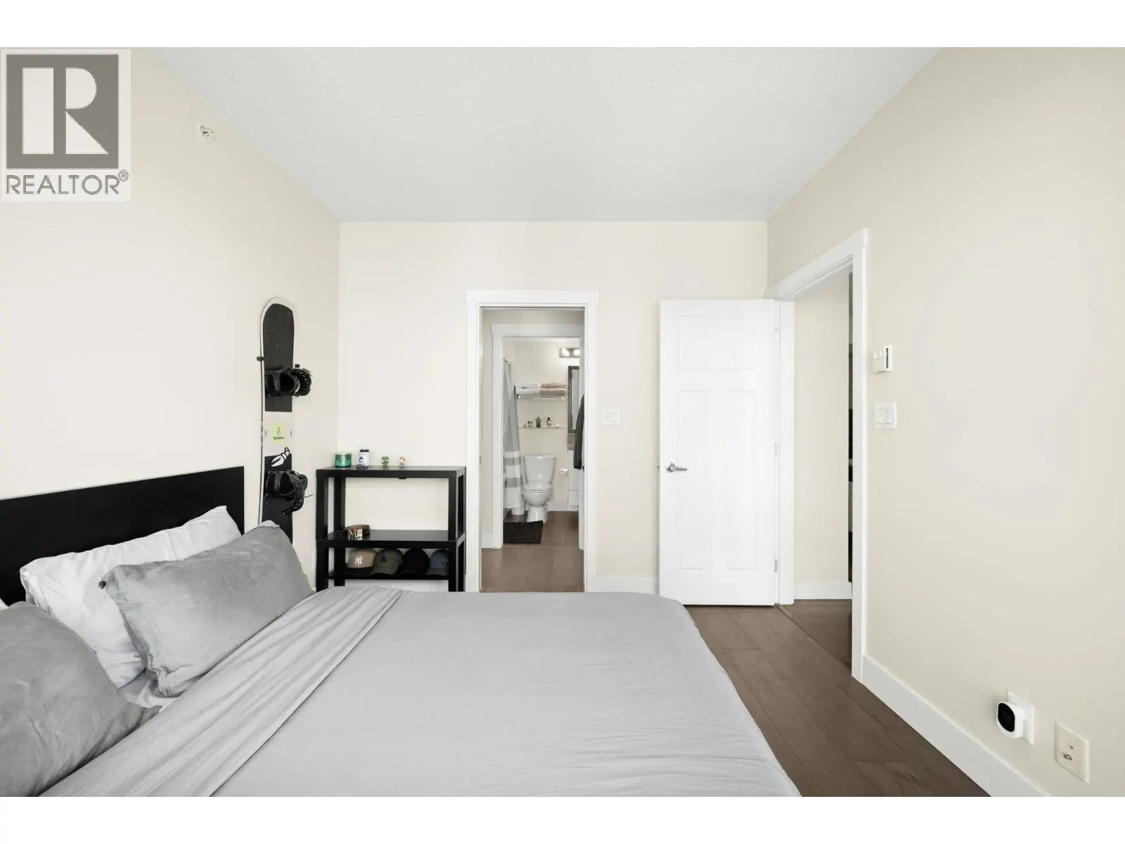 1004 2968 GLEN DRIVE