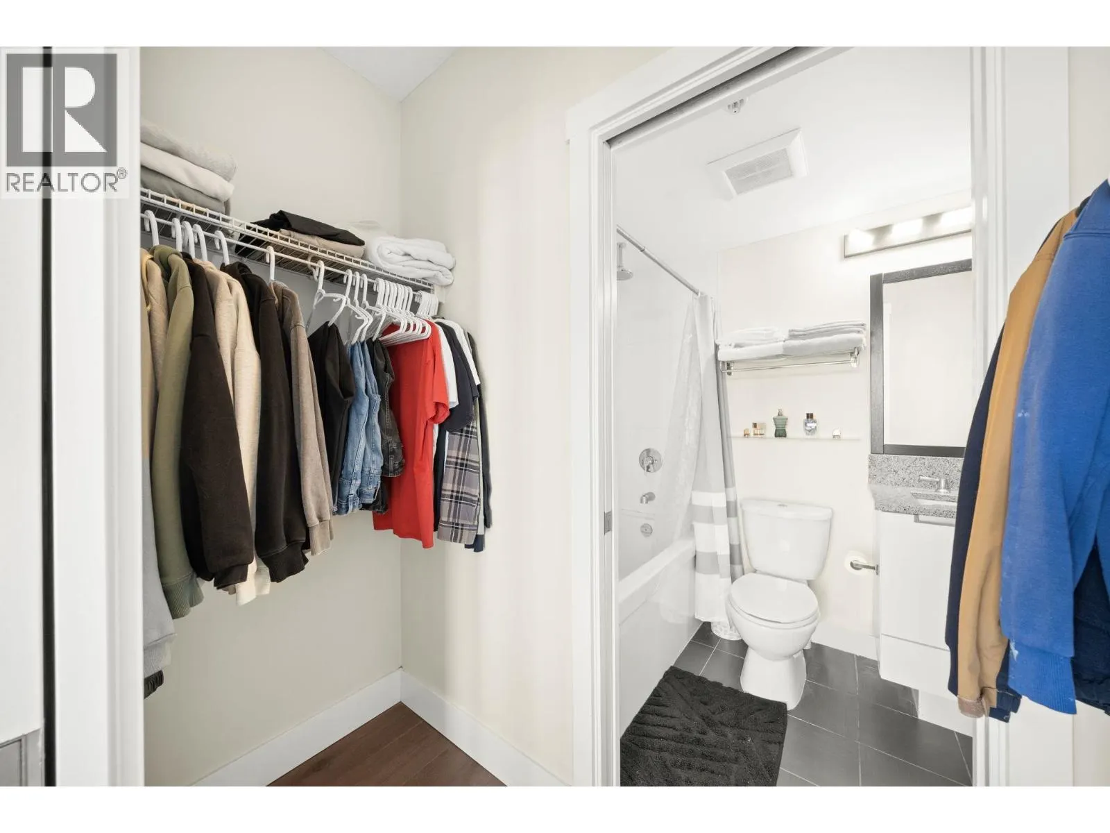 1004 2968 GLEN DRIVE