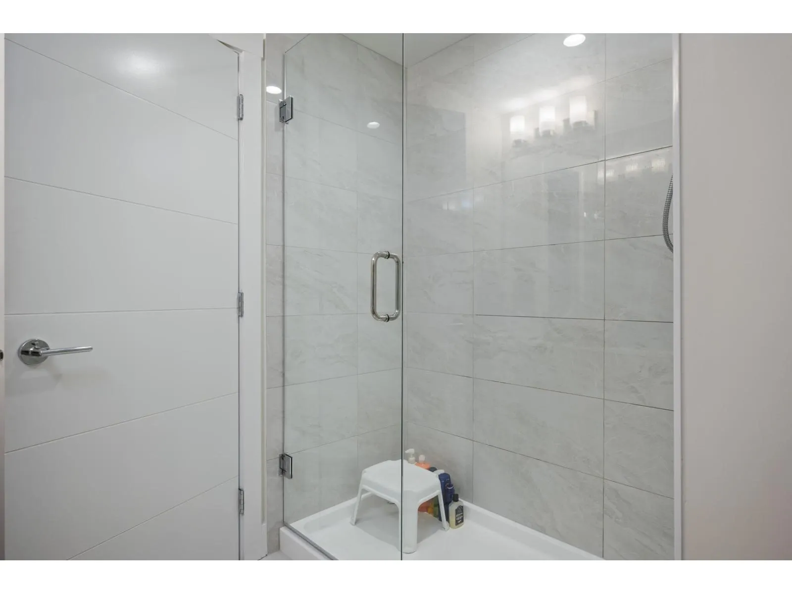 207 6950 NICHOLSON ROAD