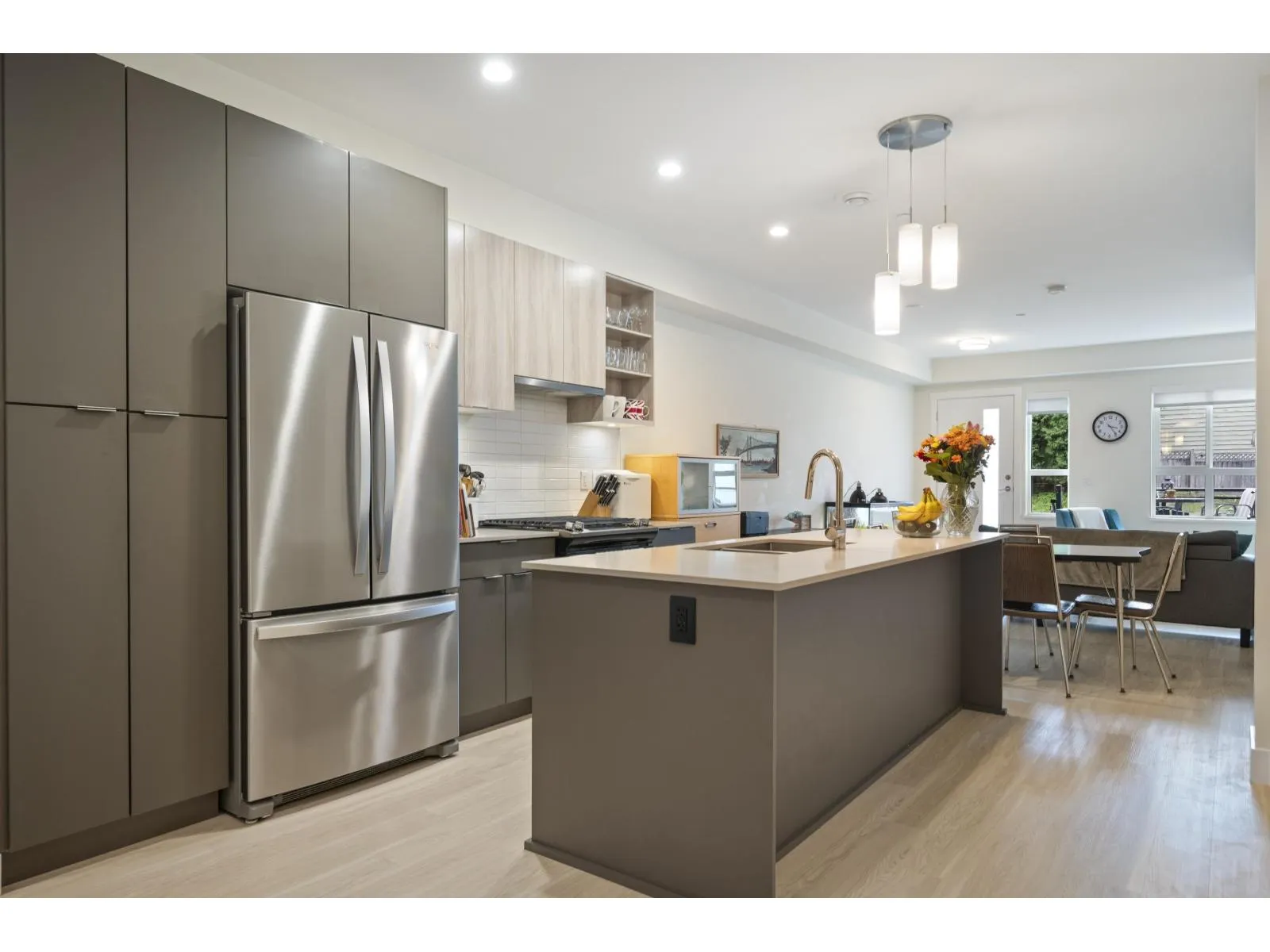 207 6950 NICHOLSON ROAD