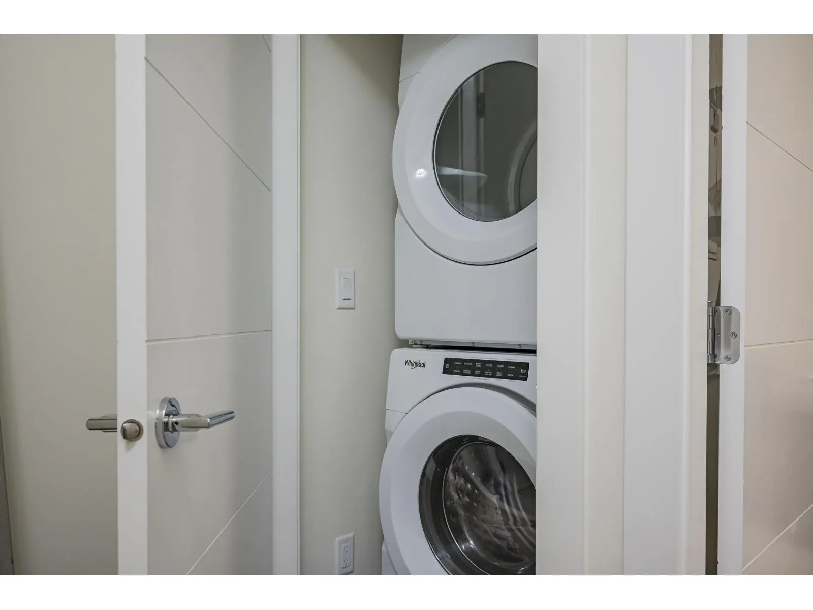 207 6950 NICHOLSON ROAD