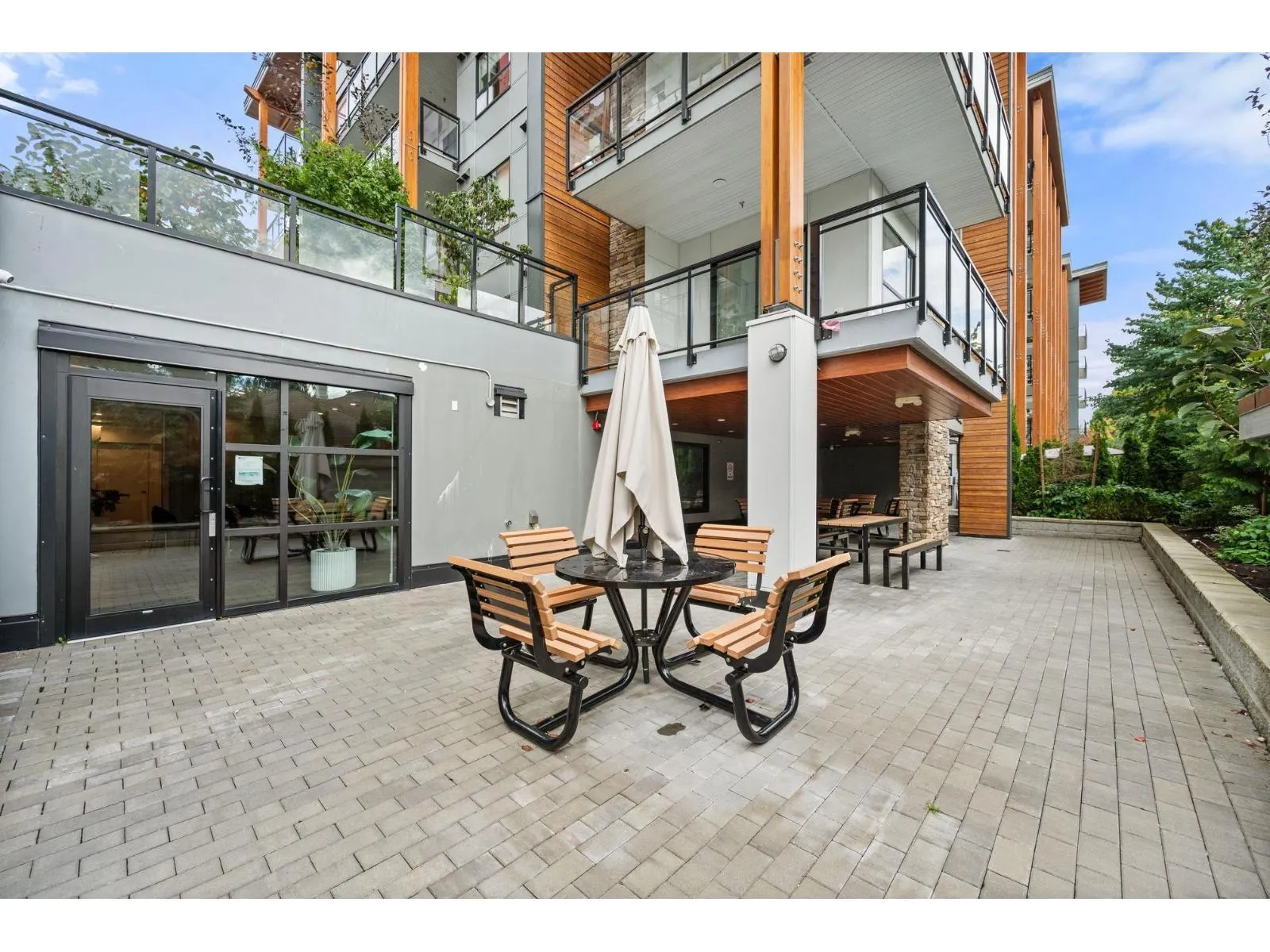 207 6950 NICHOLSON ROAD