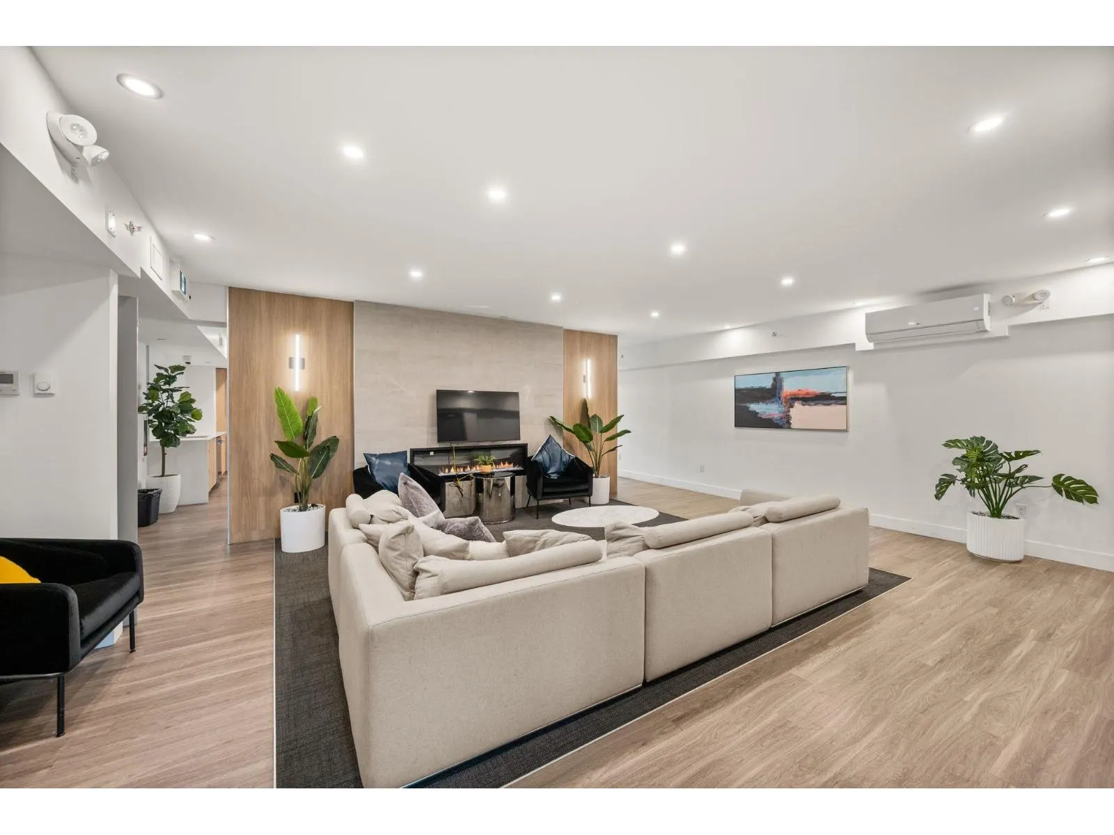 207 6950 NICHOLSON ROAD