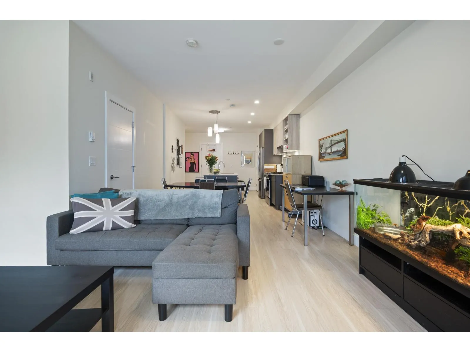 207 6950 NICHOLSON ROAD