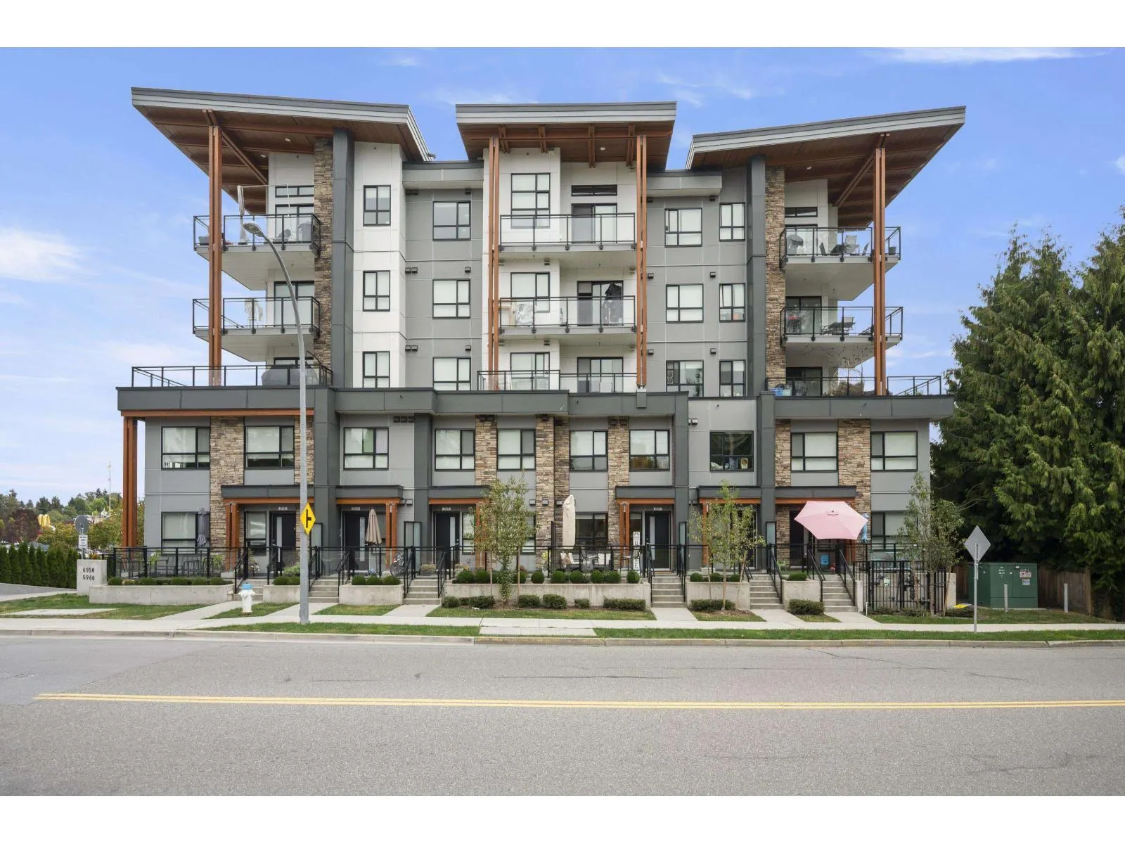 207 6950 NICHOLSON ROAD