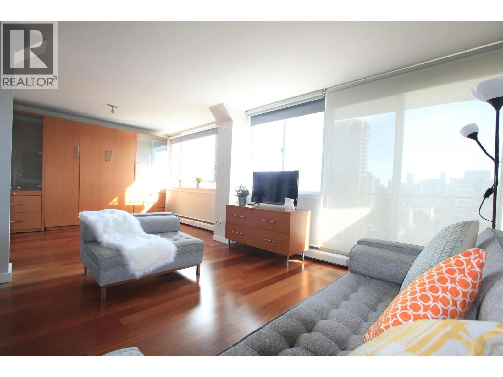 1908 1850 COMOX STREET