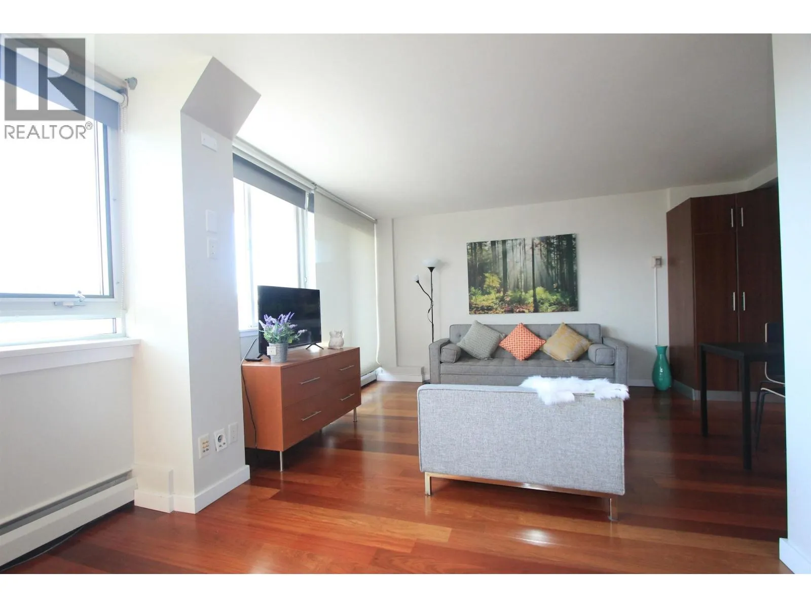 1908 1850 COMOX STREET