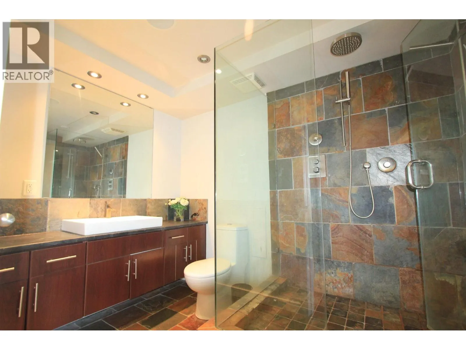 1908 1850 COMOX STREET