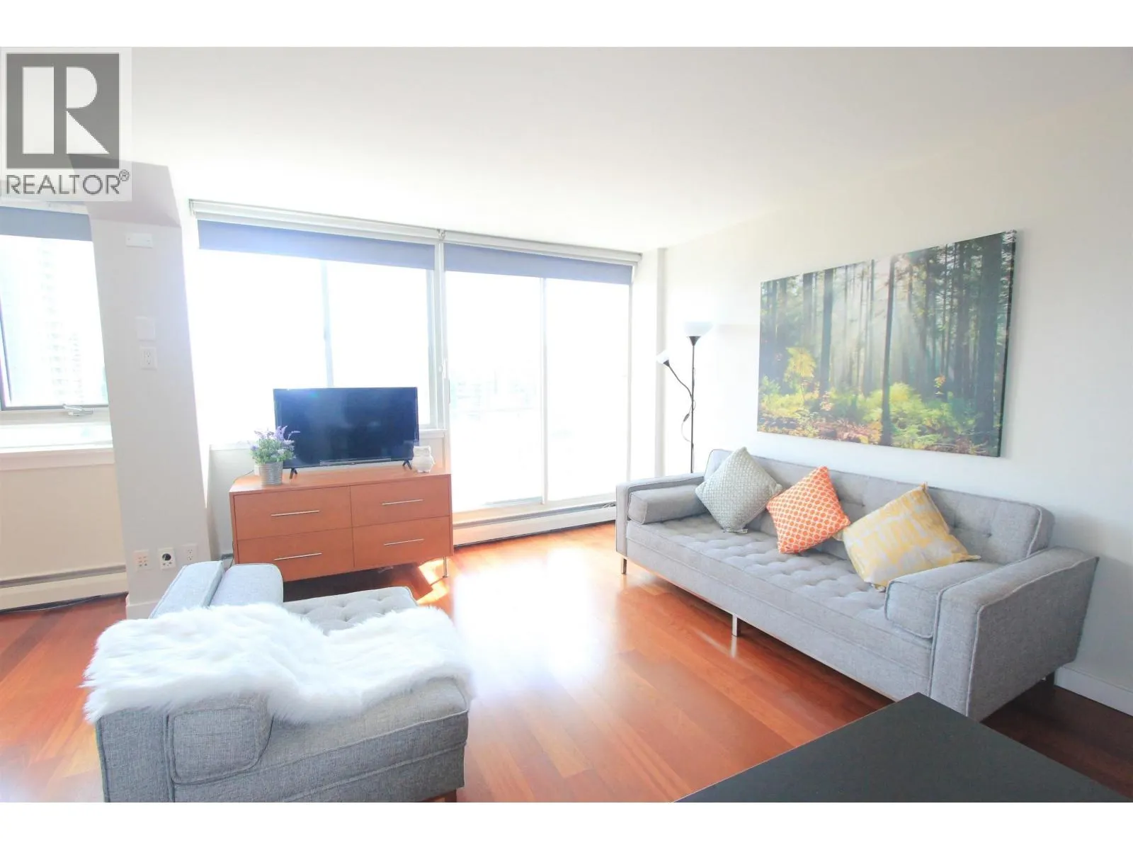 1908 1850 COMOX STREET