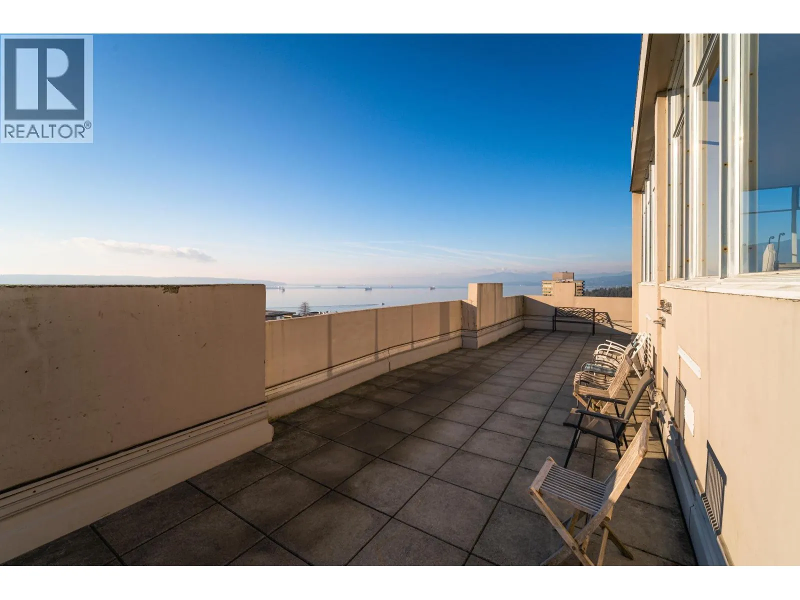 1908 1850 COMOX STREET