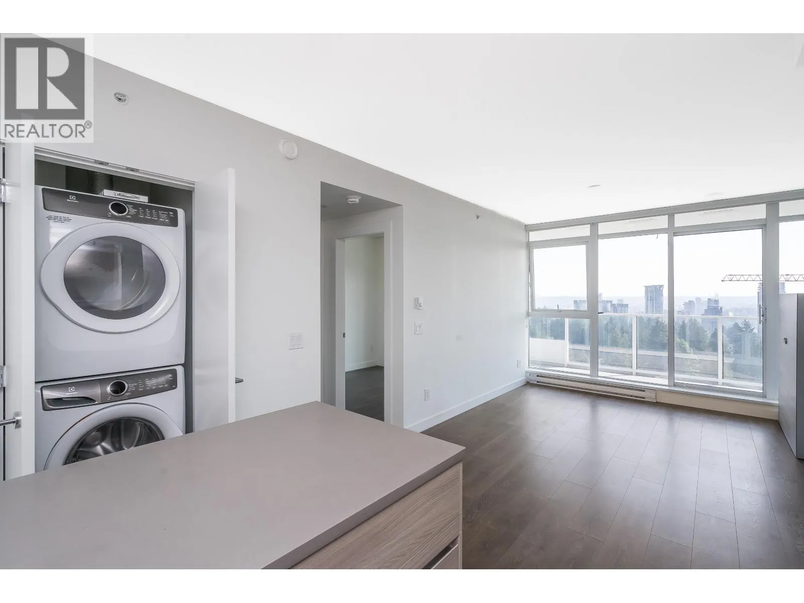 1405 657 WHITING WAY