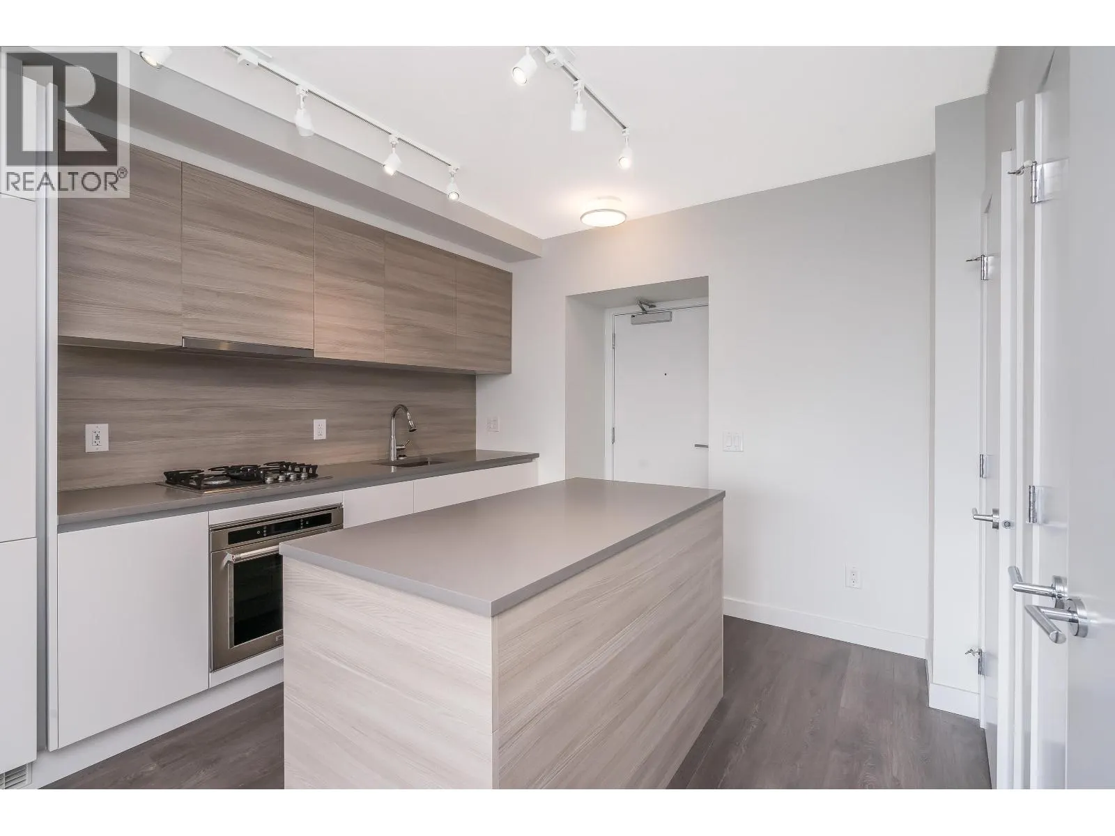 1405 657 WHITING WAY