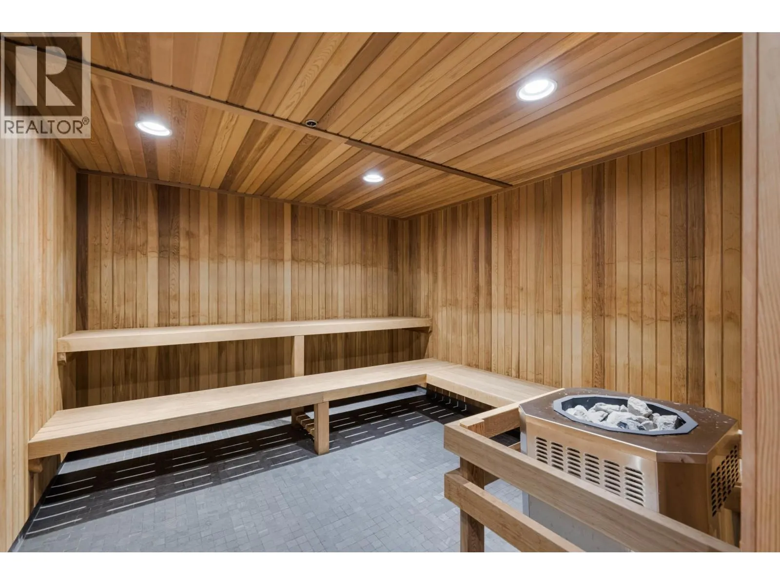 1405 657 WHITING WAY