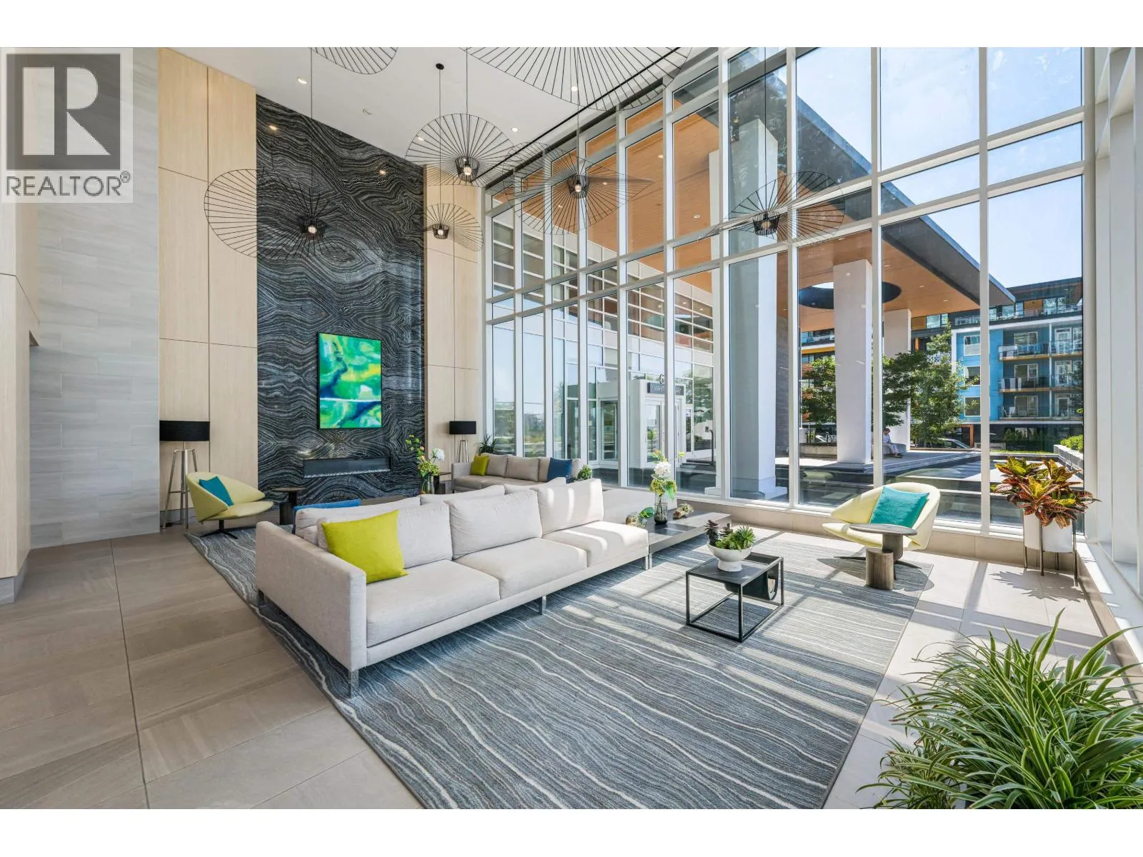 1405 657 WHITING WAY