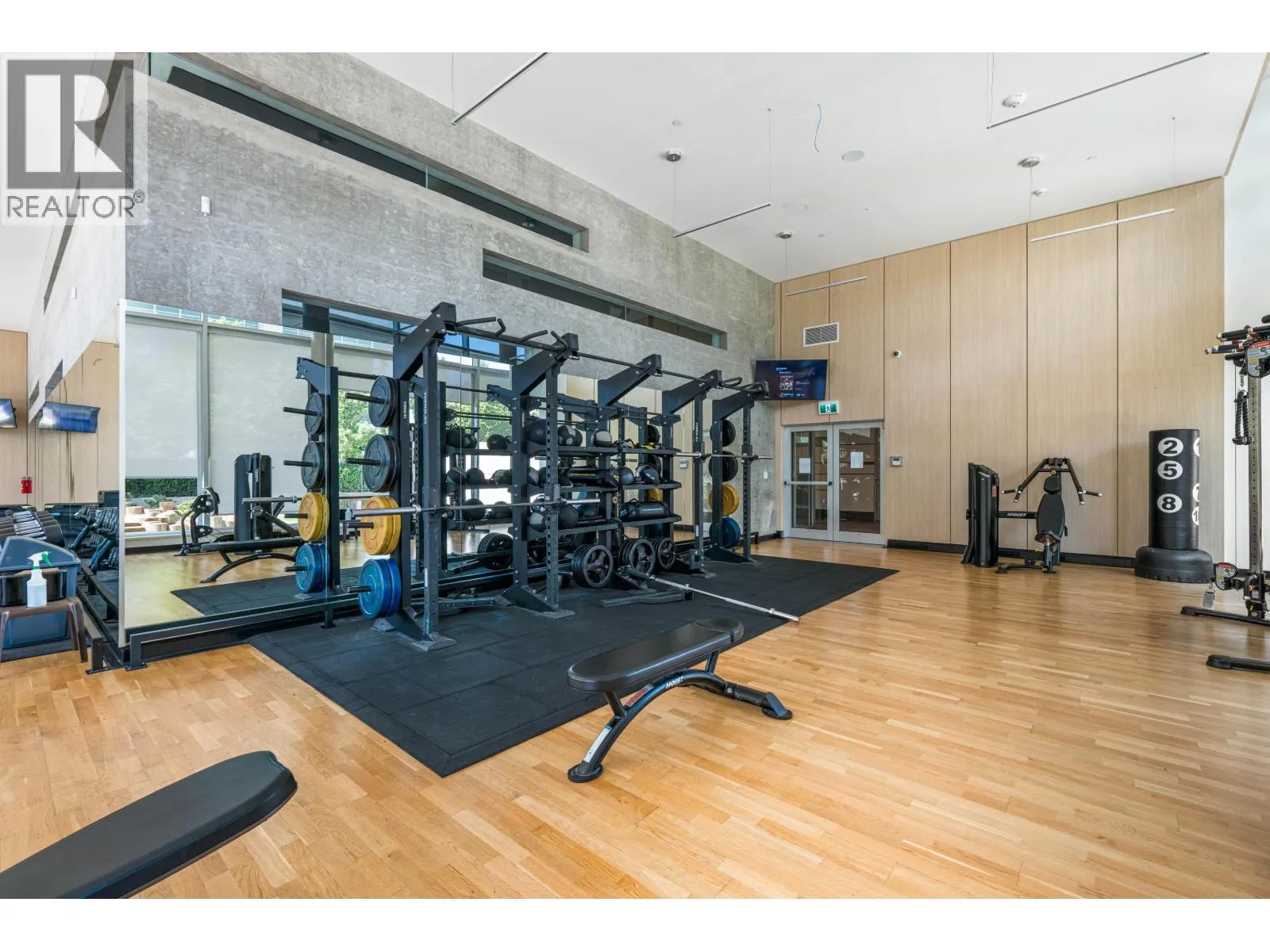 1405 657 WHITING WAY