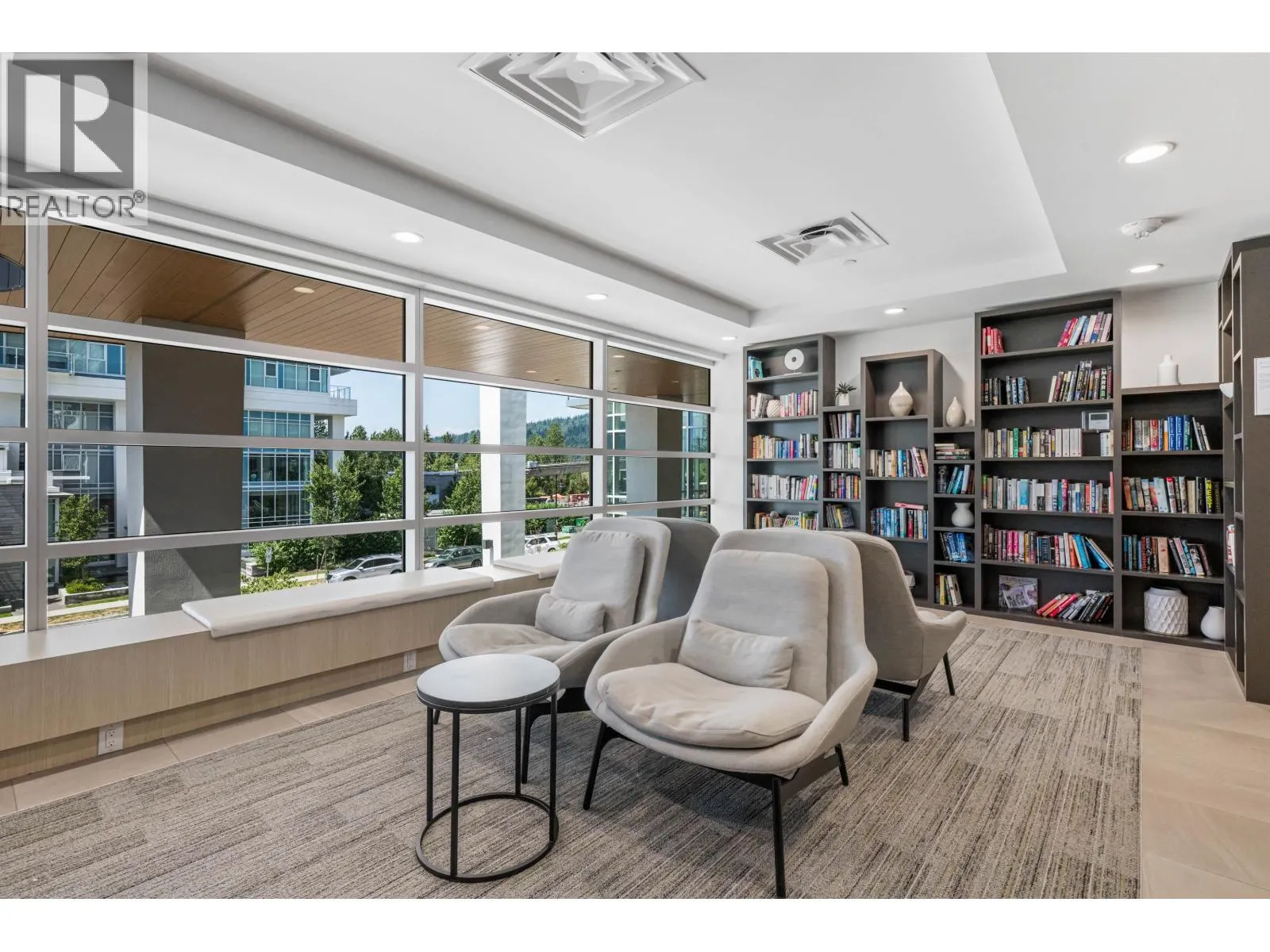 1405 657 WHITING WAY