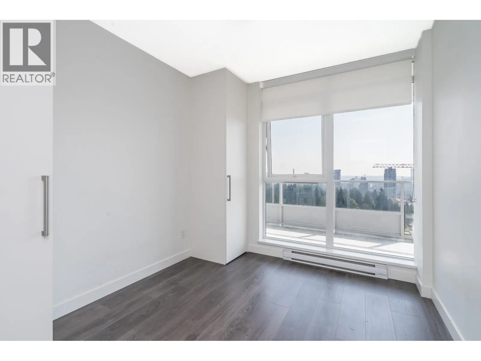 1405 657 WHITING WAY