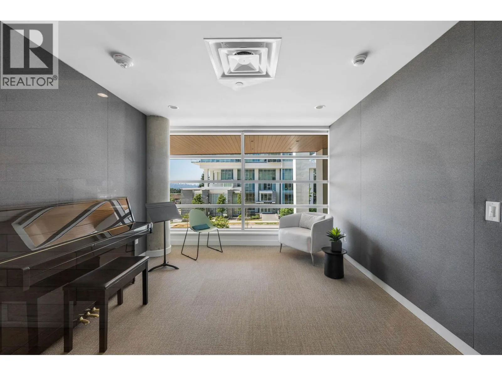 1405 657 WHITING WAY