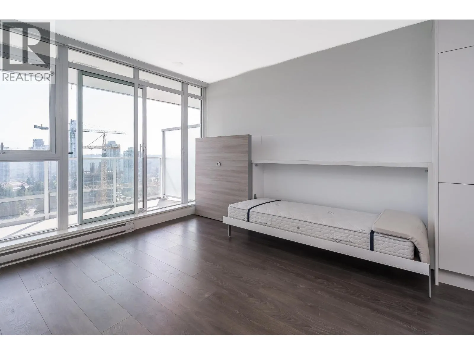 1405 657 WHITING WAY