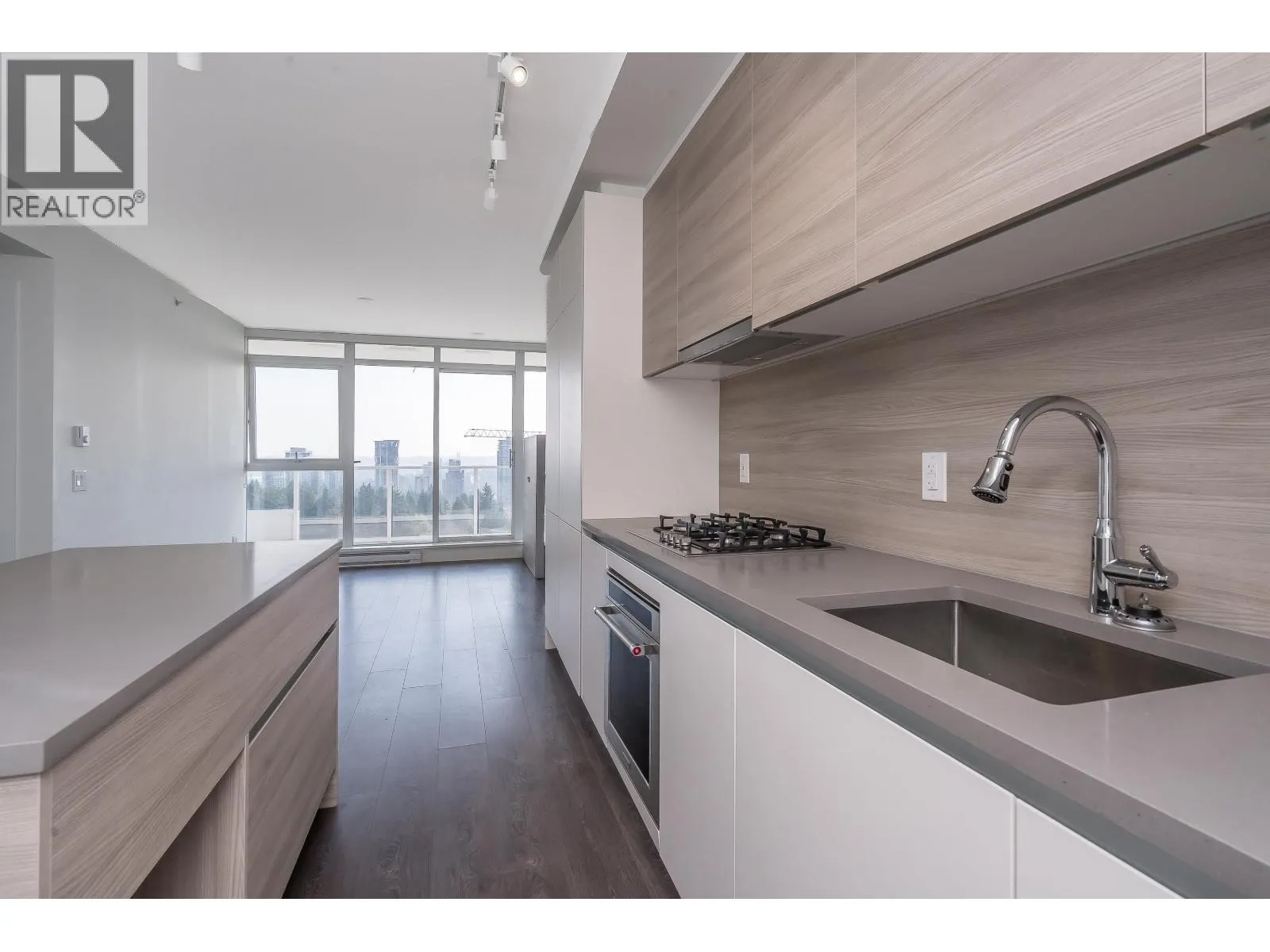 1405 657 WHITING WAY