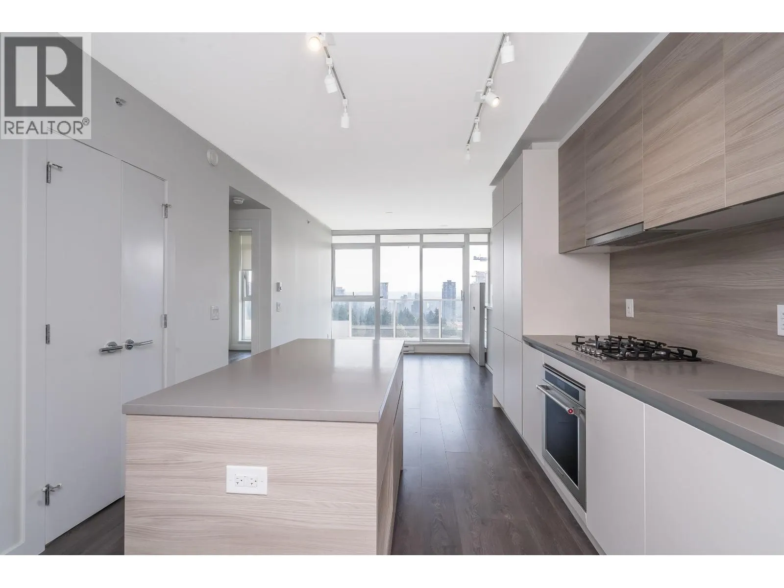 1405 657 WHITING WAY