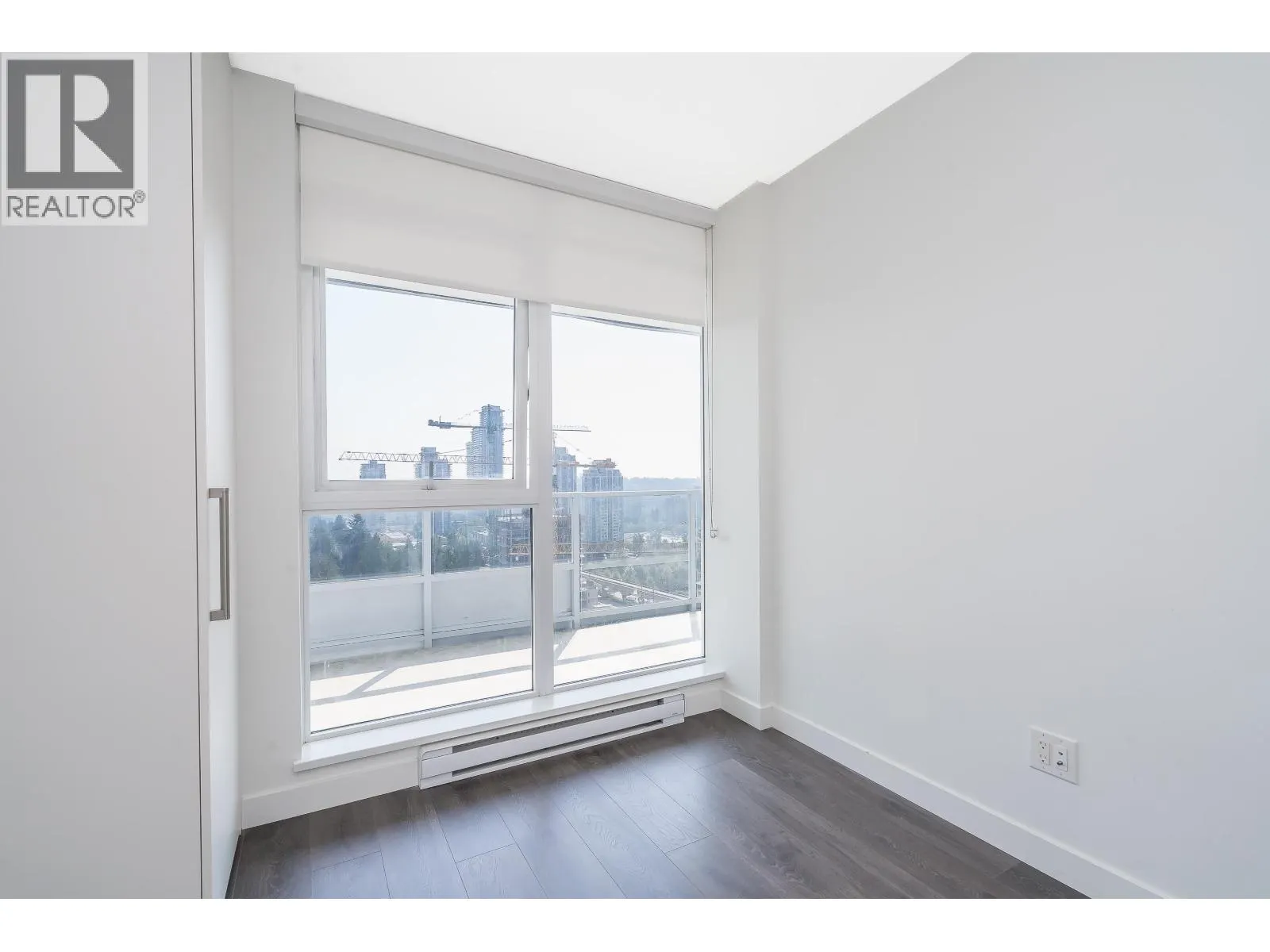 1405 657 WHITING WAY