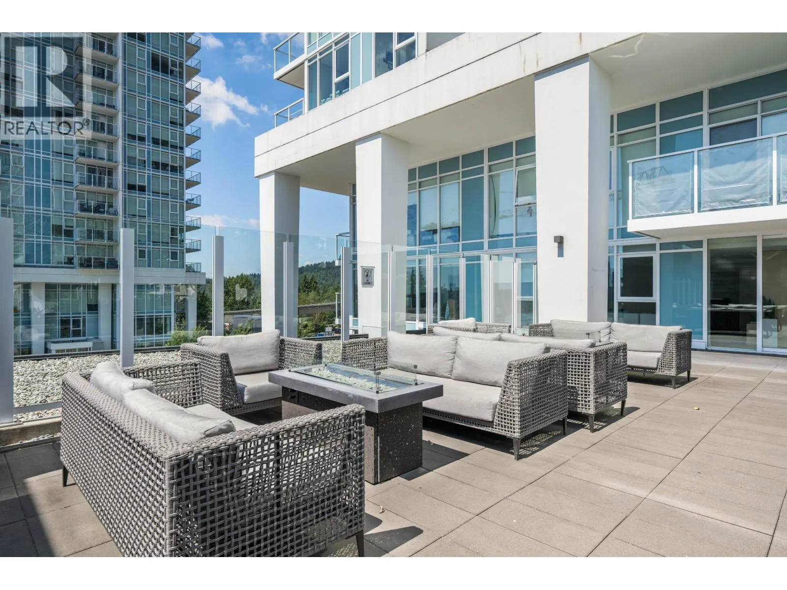 1405 657 WHITING WAY