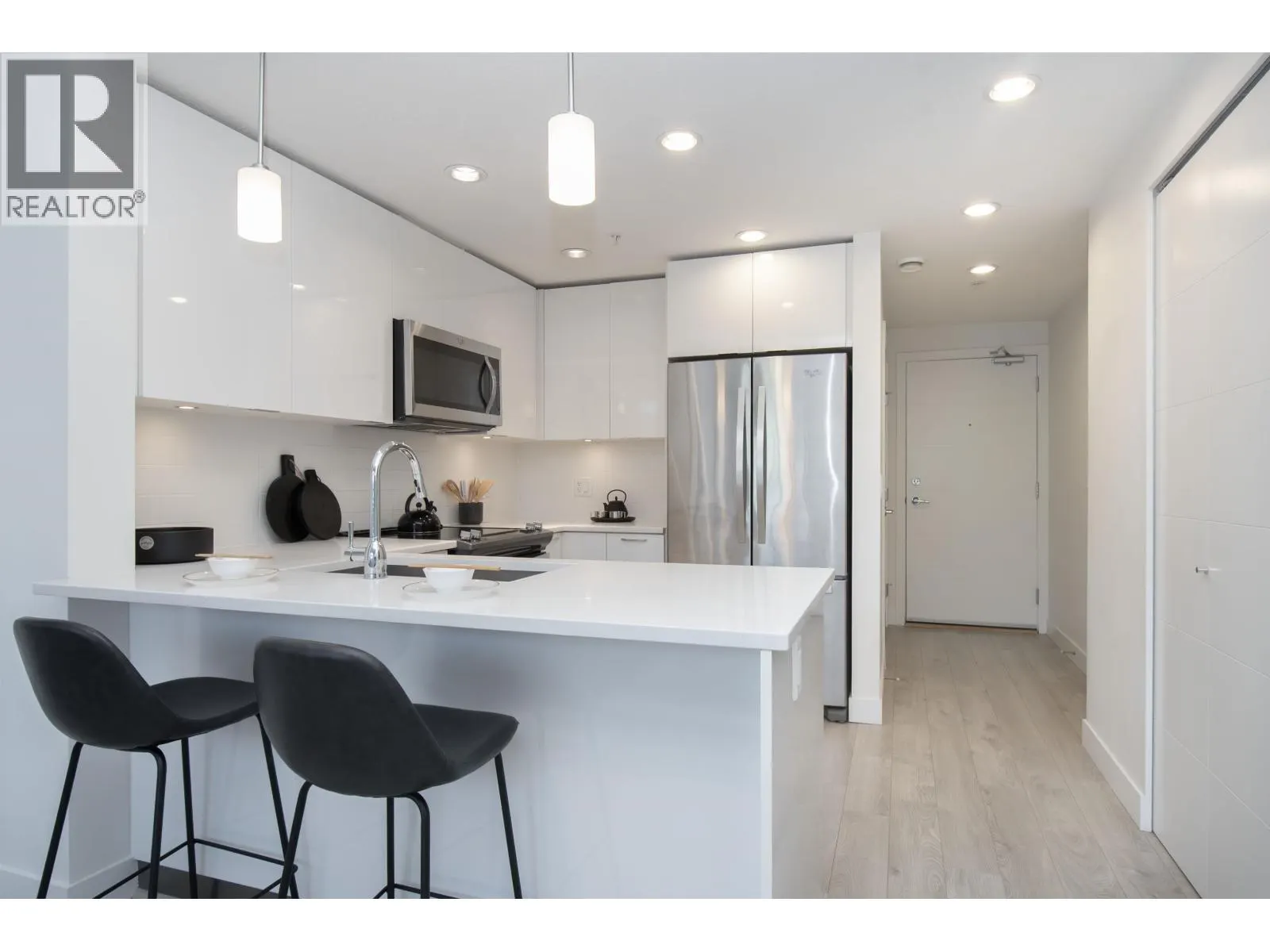 508 719 W 3RD STREET