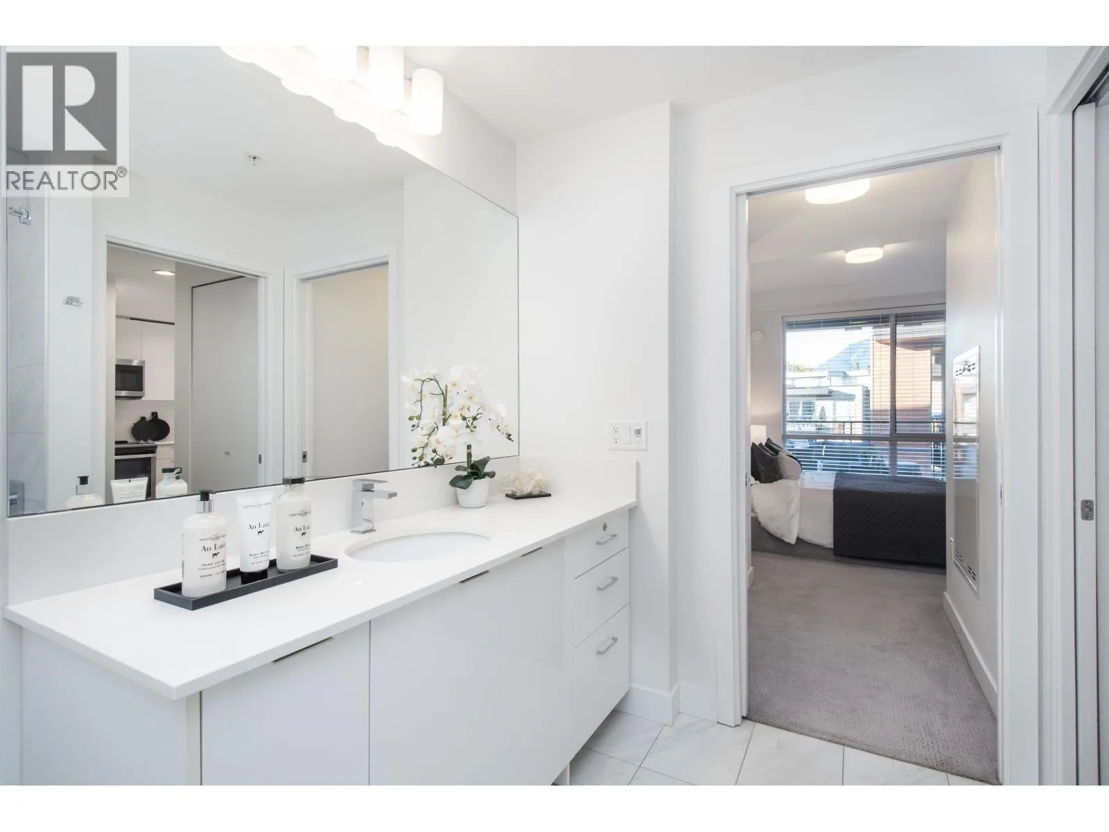 508 719 W 3RD STREET