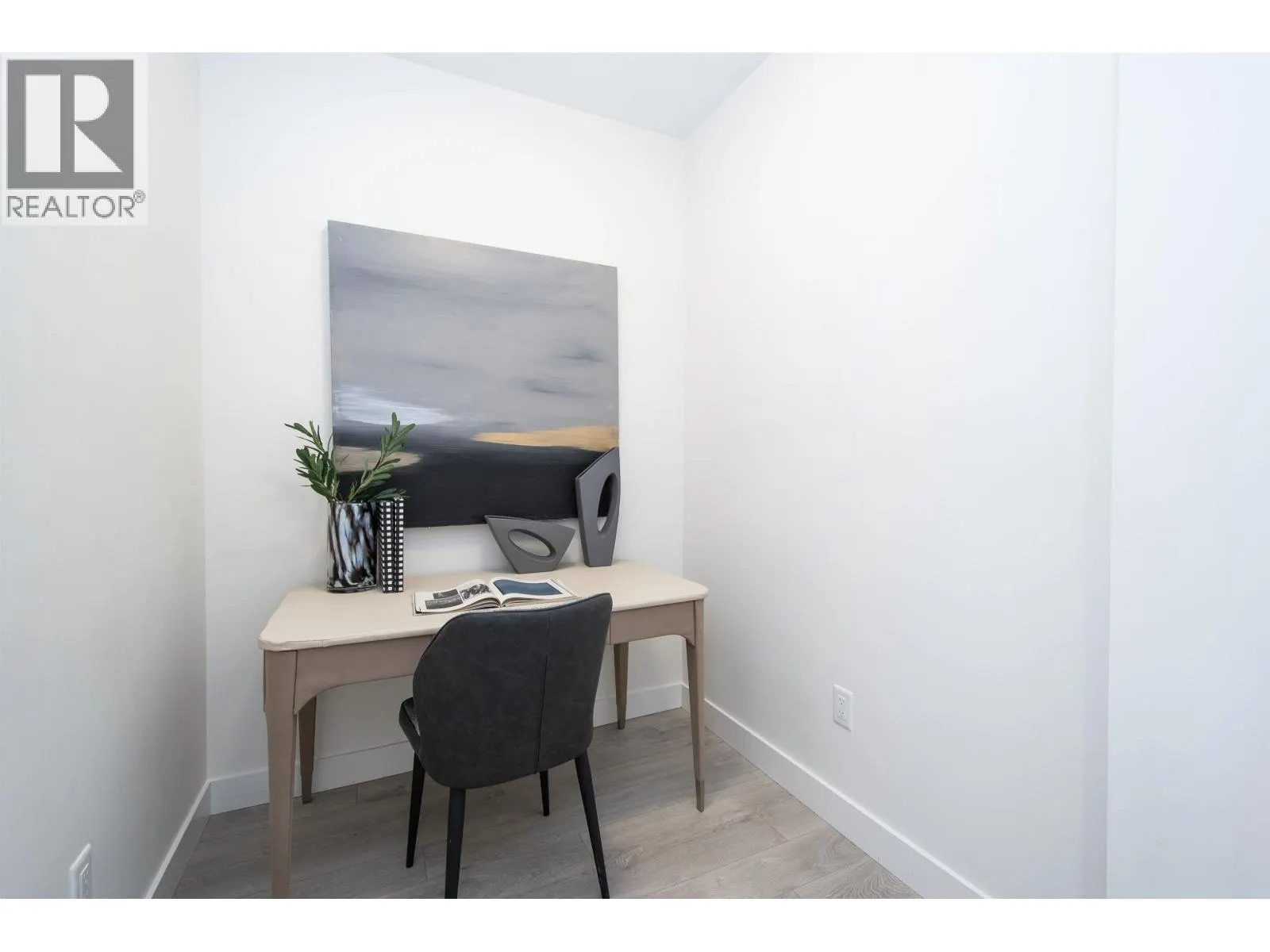 508 719 W 3RD STREET