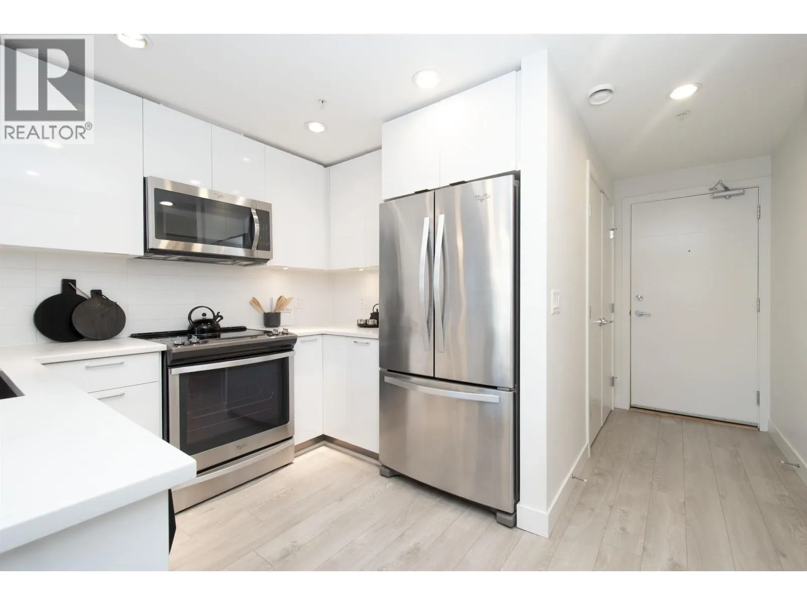 508 719 W 3RD STREET