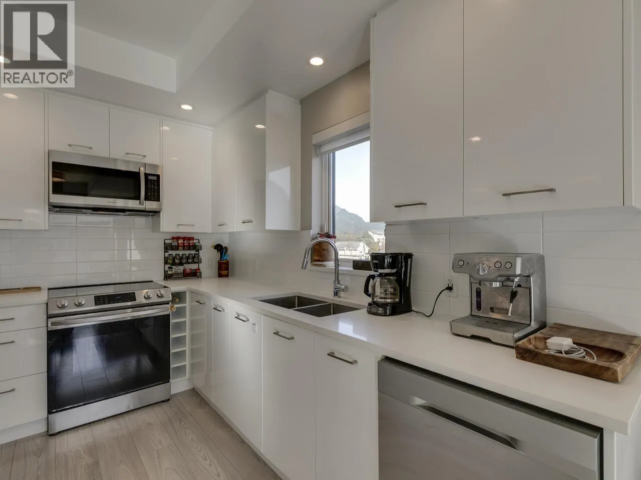 416 38033 SECOND AVENUE