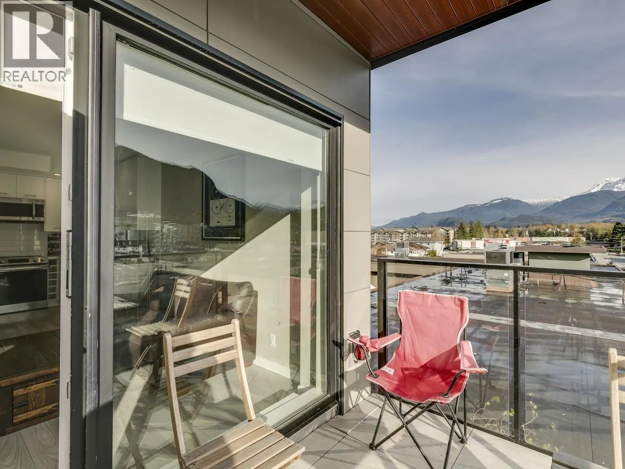 416 38033 SECOND AVENUE