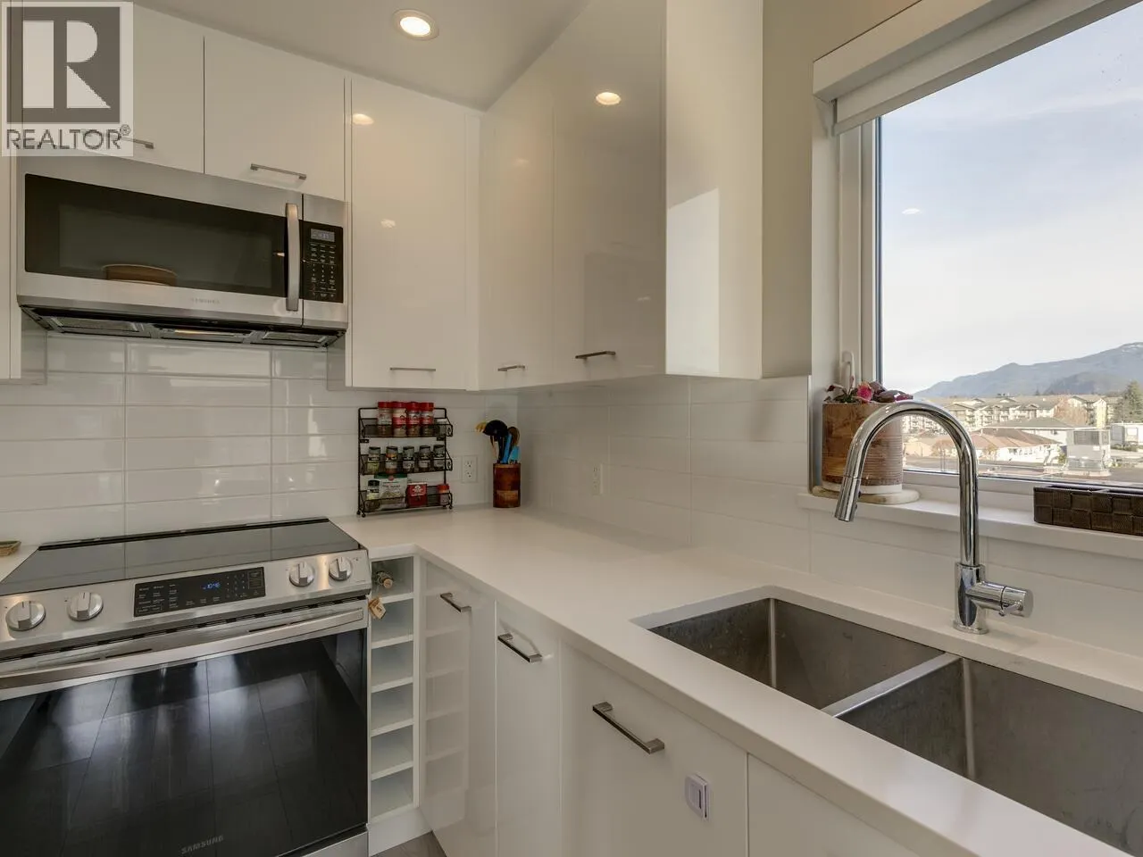 416 38033 SECOND AVENUE