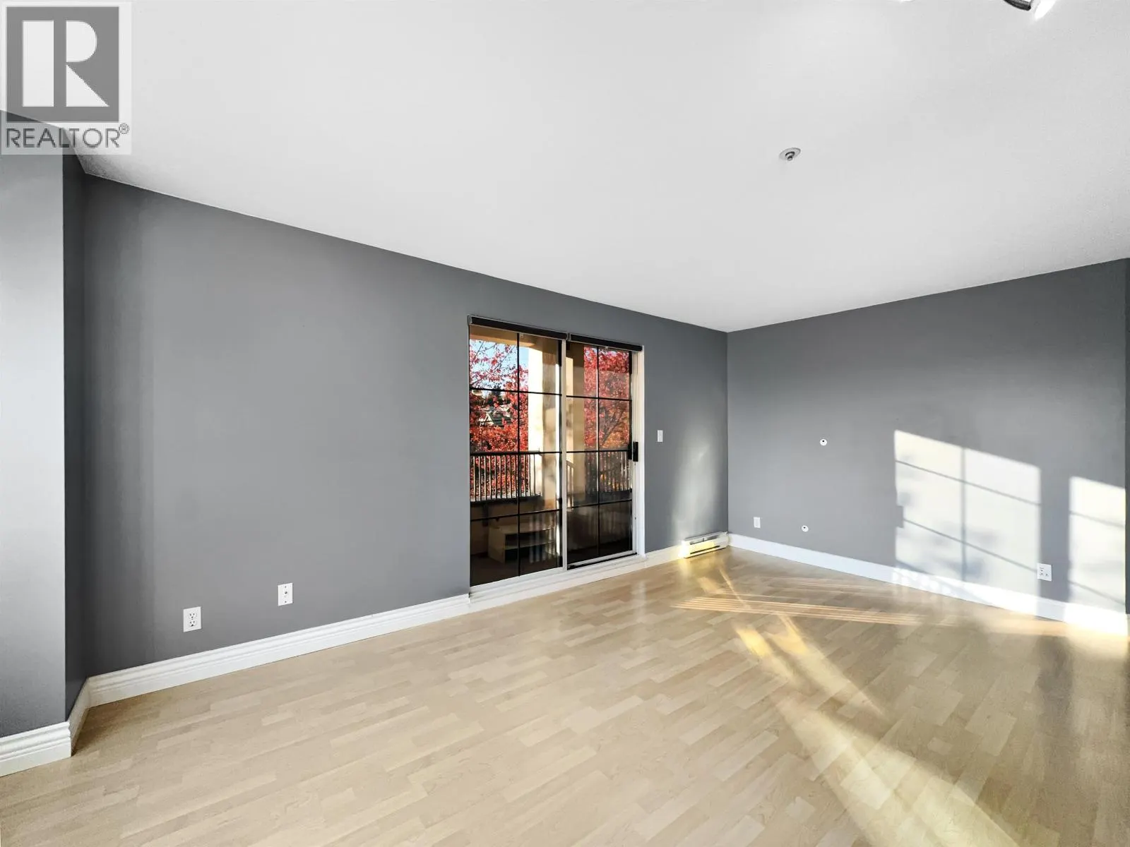 2xx 295 SCHOOLHOUSE STREET