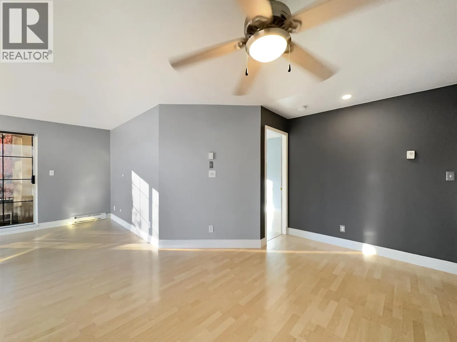 2xx 295 SCHOOLHOUSE STREET