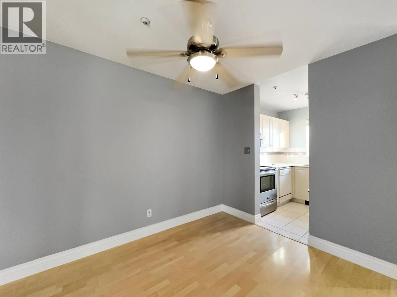 2xx 295 SCHOOLHOUSE STREET