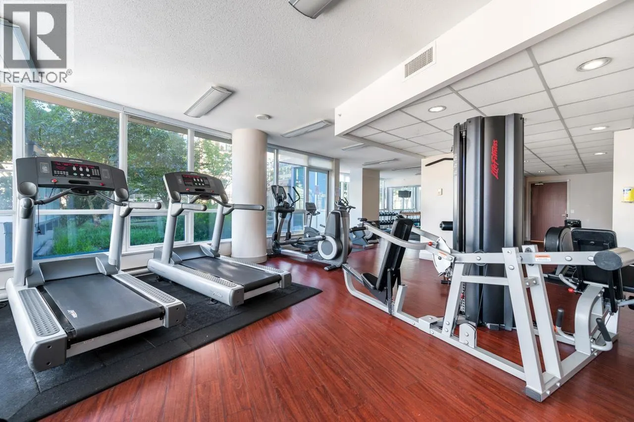 3309 833 SEYMOUR STREET