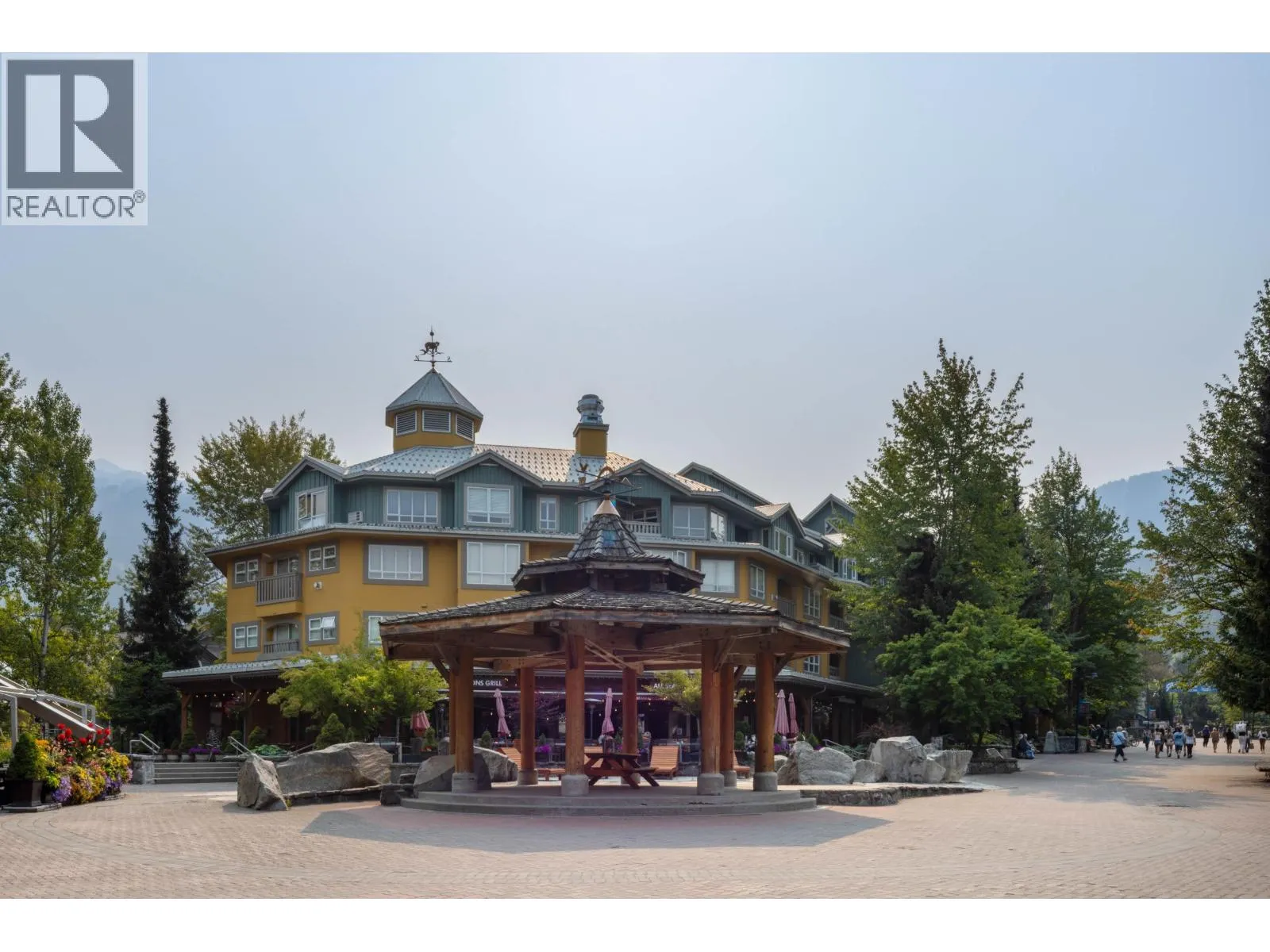 203 4314 MAIN STREET