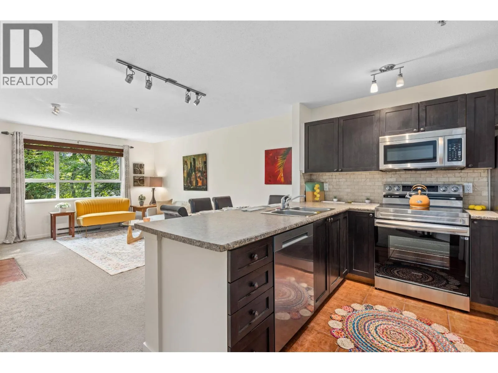 203 4314 MAIN STREET