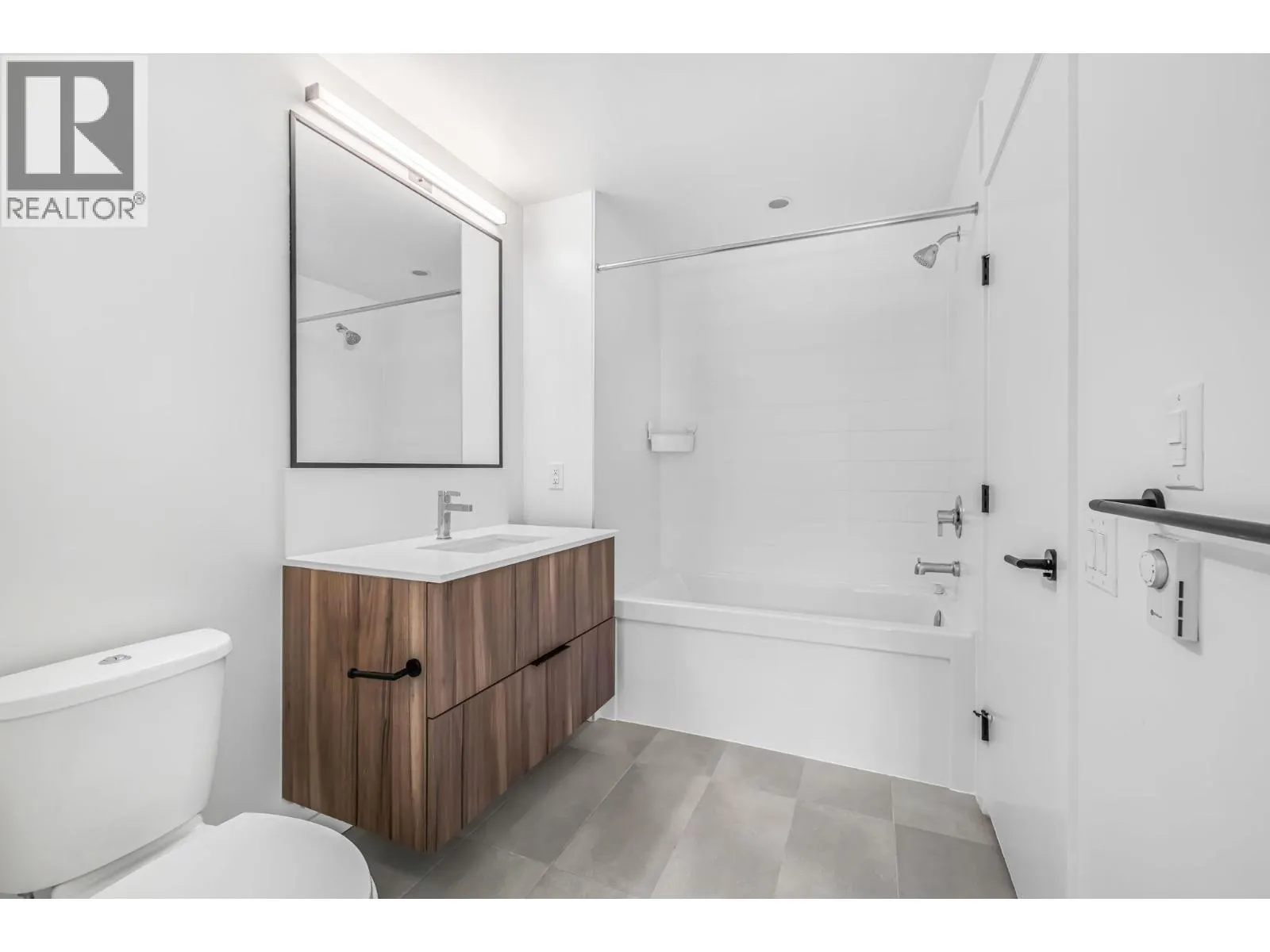 305 3229 ST. JOHNS STREET