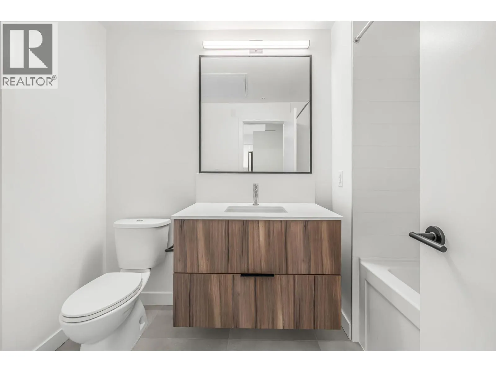 305 3229 ST. JOHNS STREET