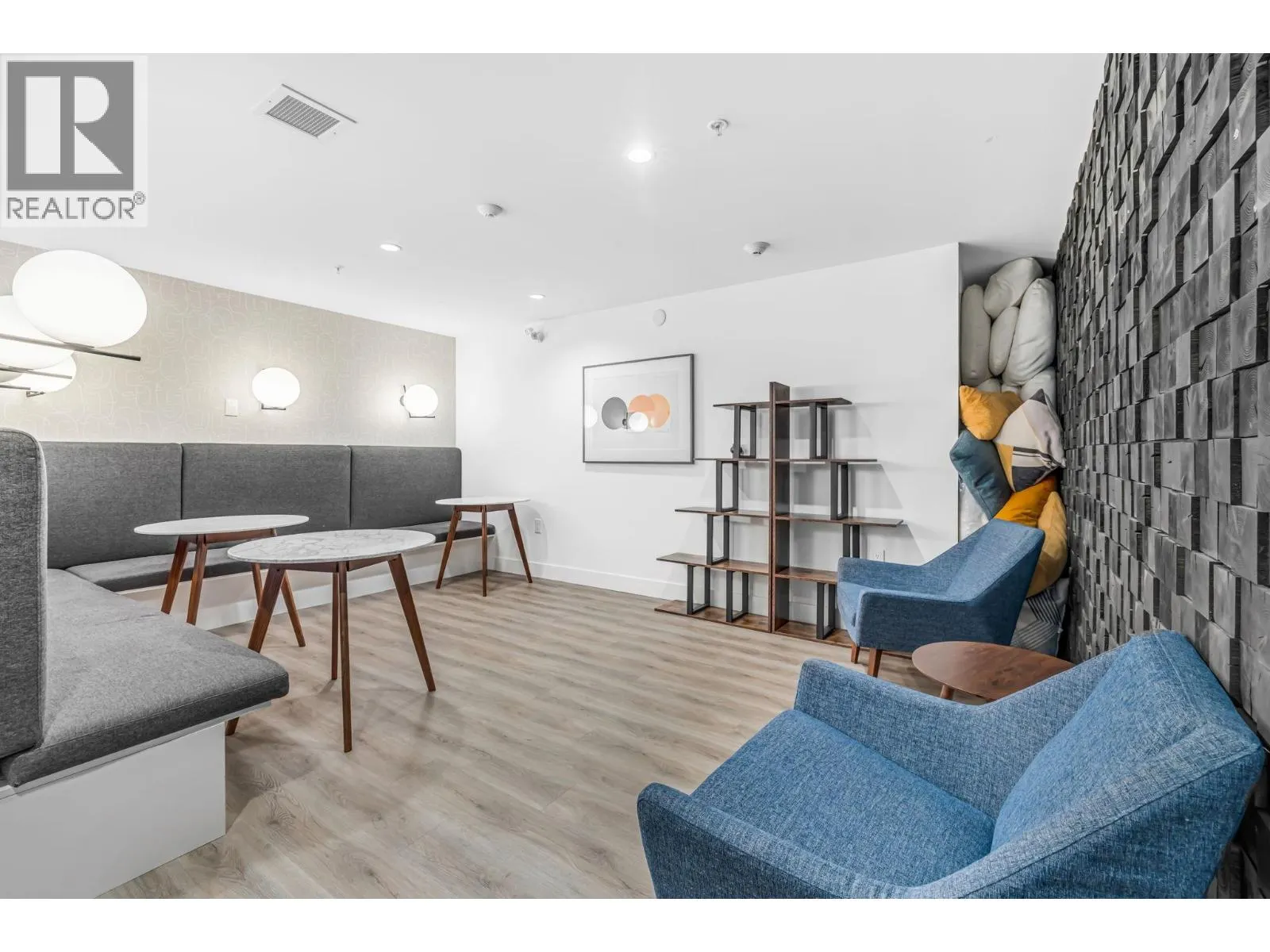 305 3229 ST. JOHNS STREET