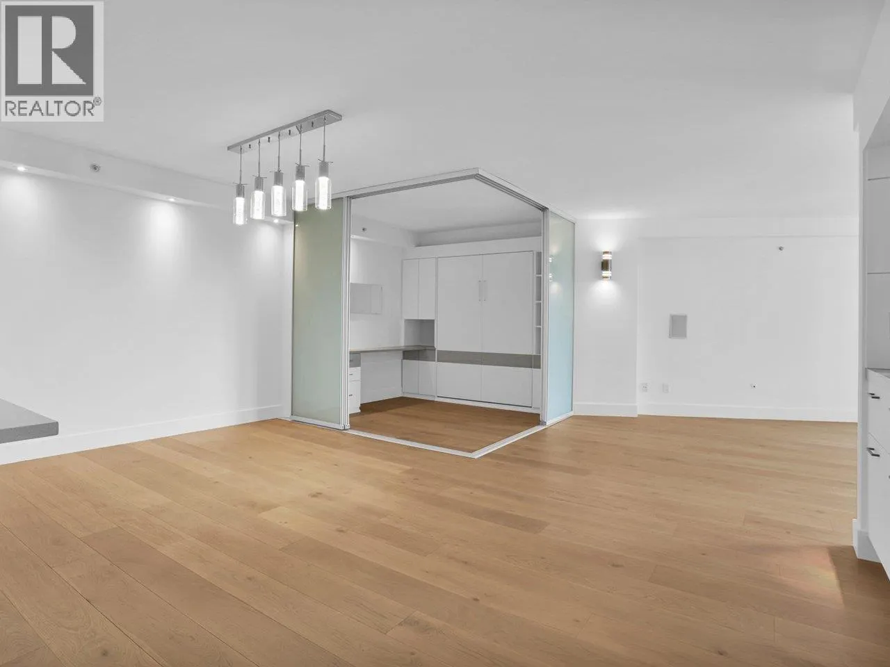 802 1318 HOMER STREET