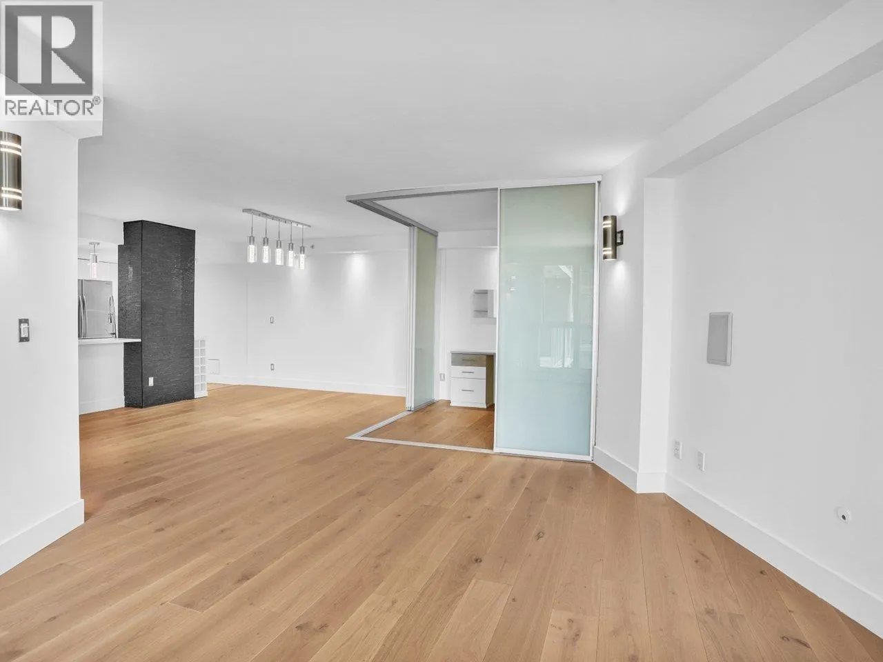 802 1318 HOMER STREET