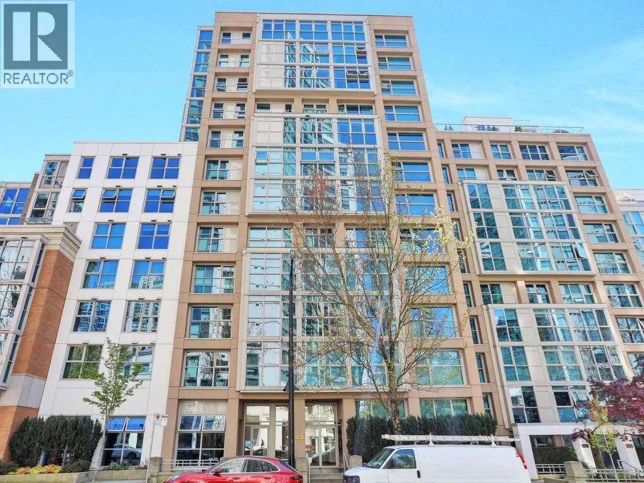 802 1318 HOMER STREET