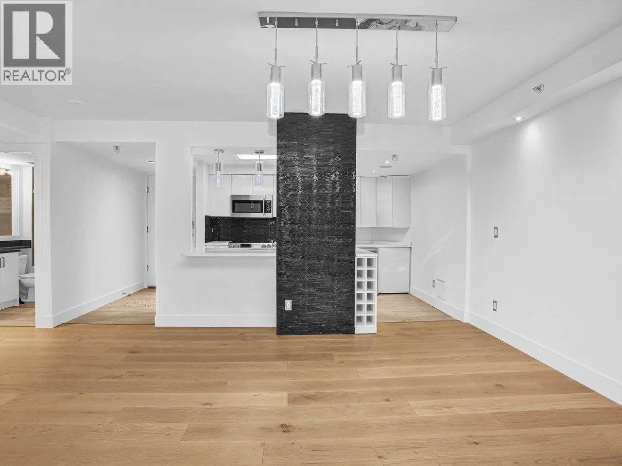 802 1318 HOMER STREET