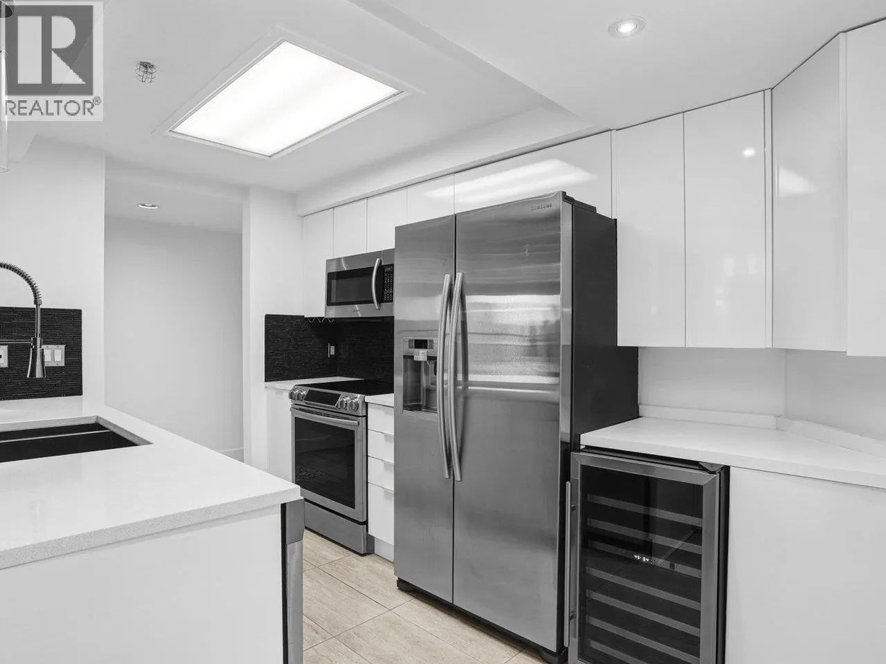 802 1318 HOMER STREET